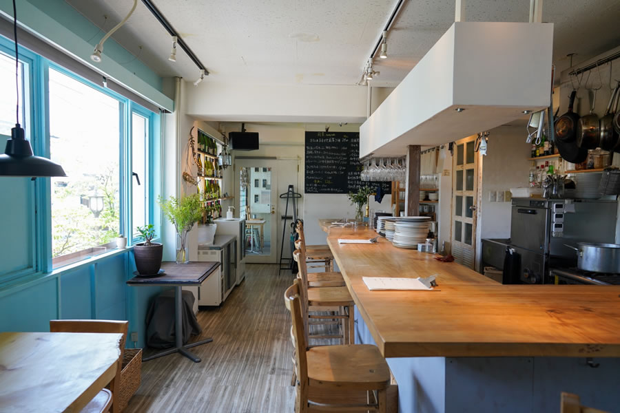 店舗の床洗浄やガラス清掃